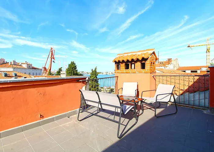 Apartman Old Town 2337 *